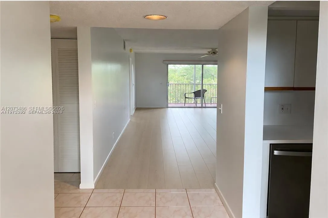 Foto de propiedad en 12601 SW 13th Street 303G, Pembroke Pines, FL 33027 Pembroke Pines con MLS# 