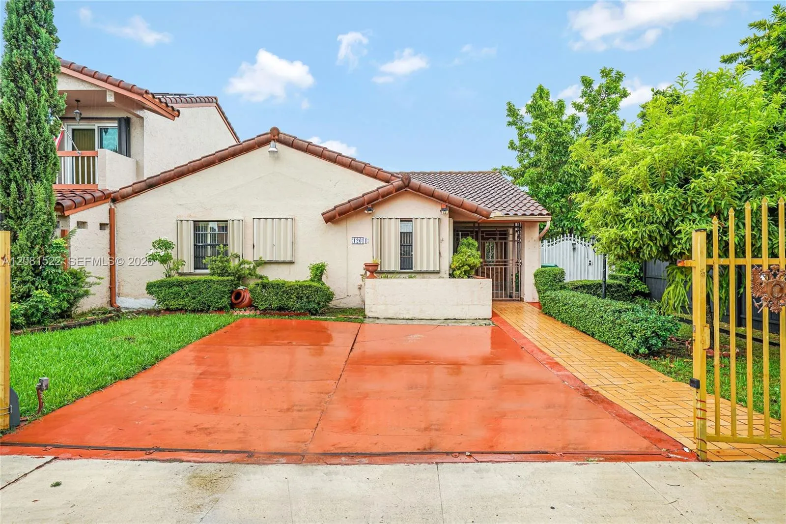 Foto de propiedad en 12611 SW 9th Terrace B, Miami, FL 33184 Miami con MLS# 