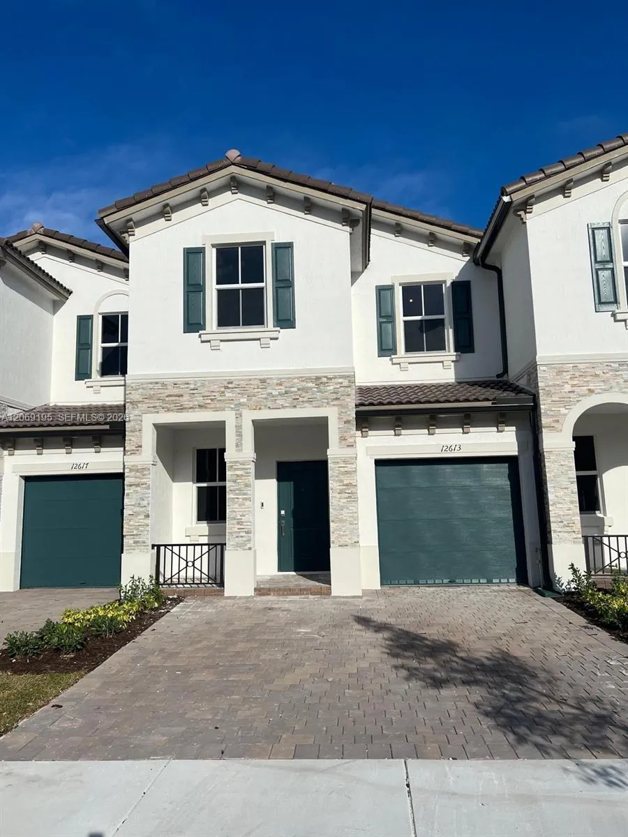 En Renta 12613 NW 23rd Place 0, Miami, FL 33167, Miami, FL 33167