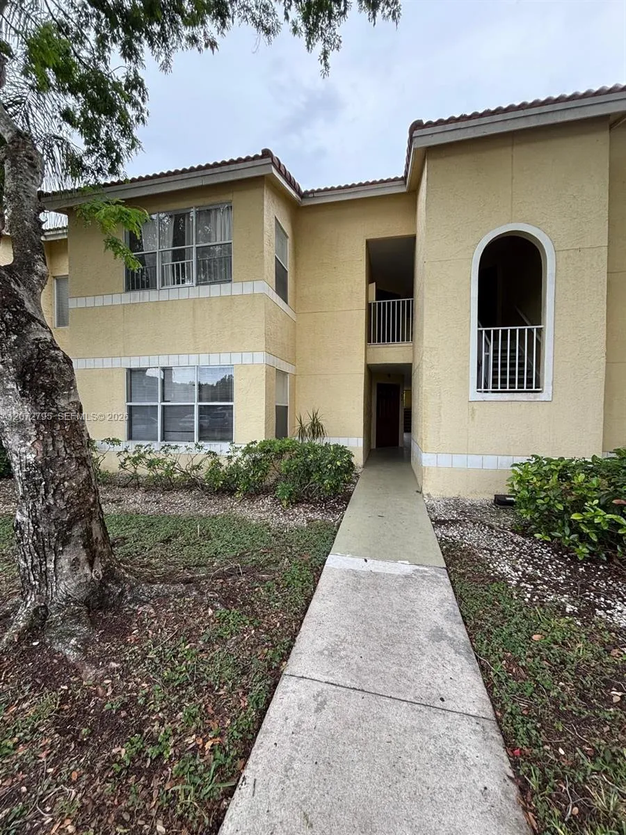 Foto de propiedad en 12620 Vista Isles Drive 1015, Sunrise, FL 33325 Sunrise con MLS# 