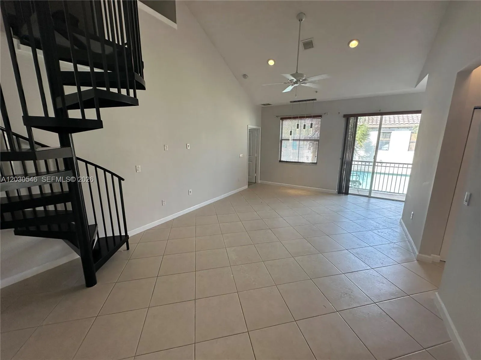 Foto de propiedad en 12630 NW 32nd Court, Sunrise, FL 33323 Sunrise con MLS# 