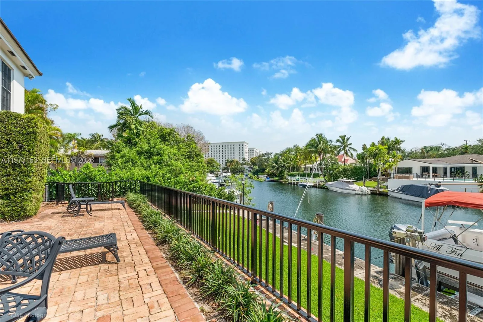 Foto de propiedad en 1265 S Alhambra Circle A, Coral Gables, FL 33146 Coral Gables con MLS# 