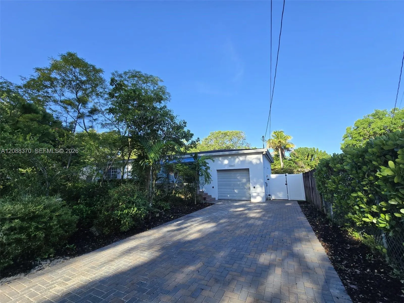 Foto de propiedad en 12660 NE 4th Avenue, North Miami, FL 33161 North Miami con MLS# 