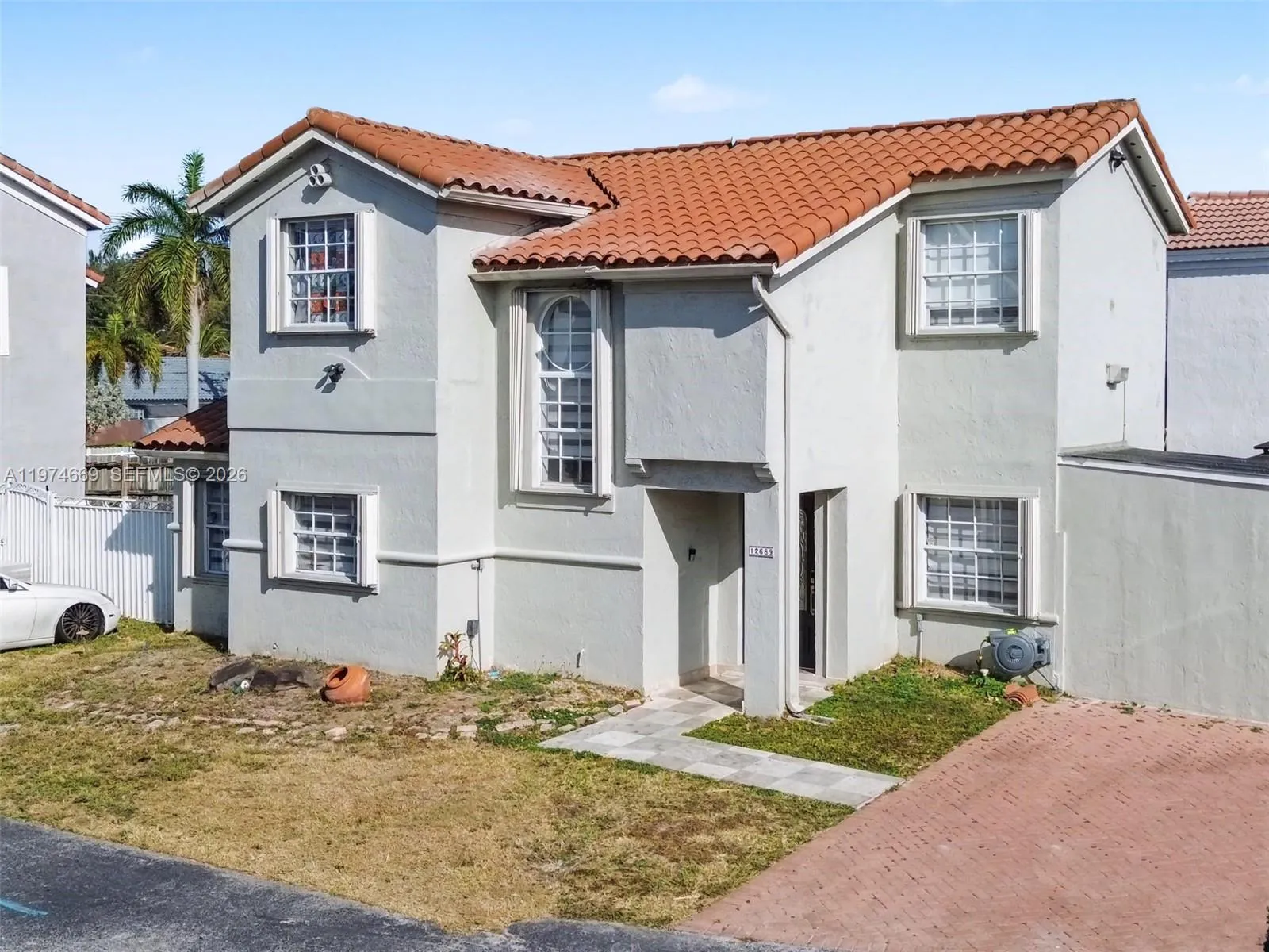 Foto de propiedad en 12689 NW 10th Way, Miami, FL 33182 Miami con MLS# 