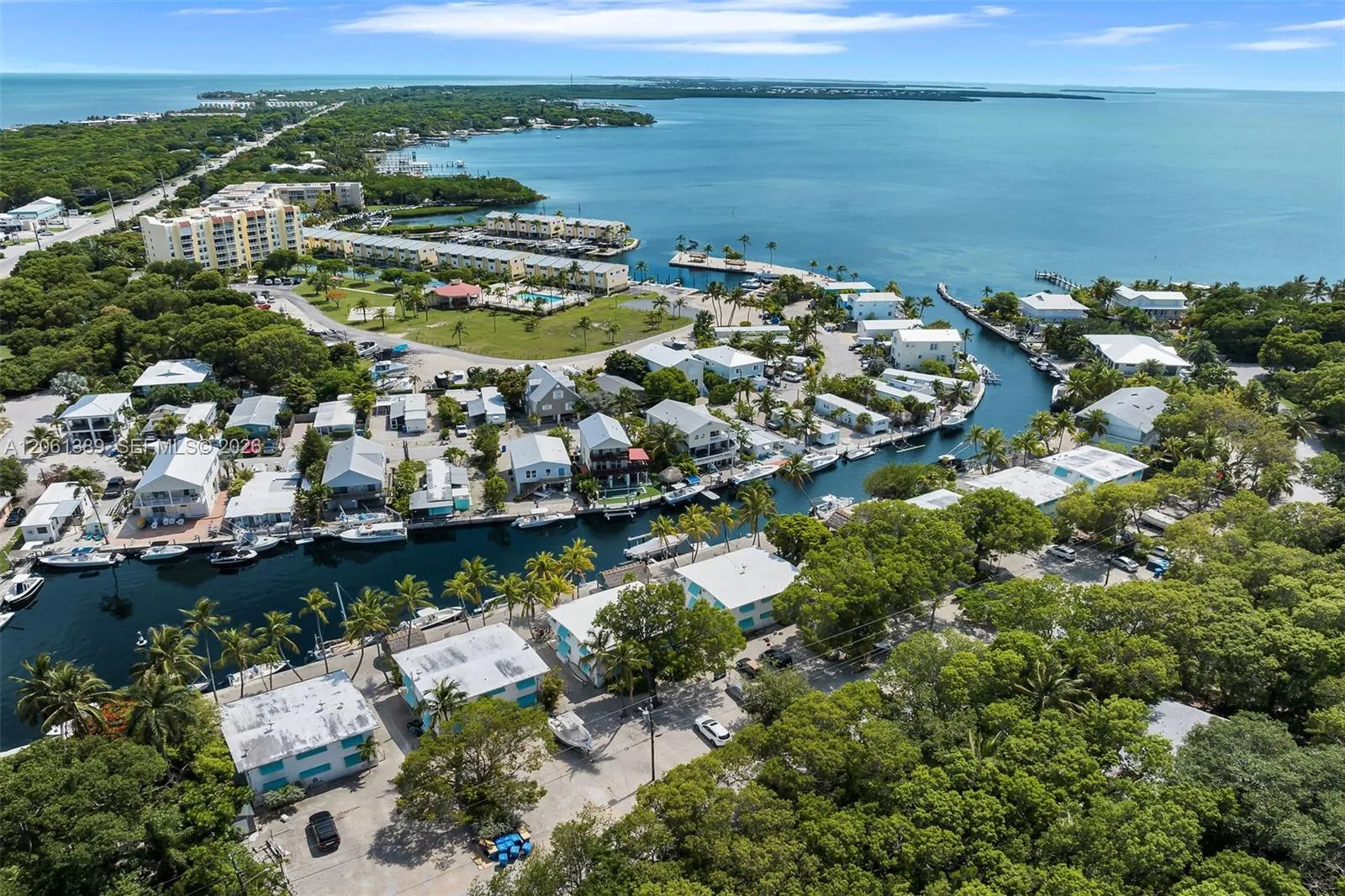 Foto de propiedad en 127 & 121 Monroe Drive 13, Islamorada, FL 33070 Islamorada con MLS# 