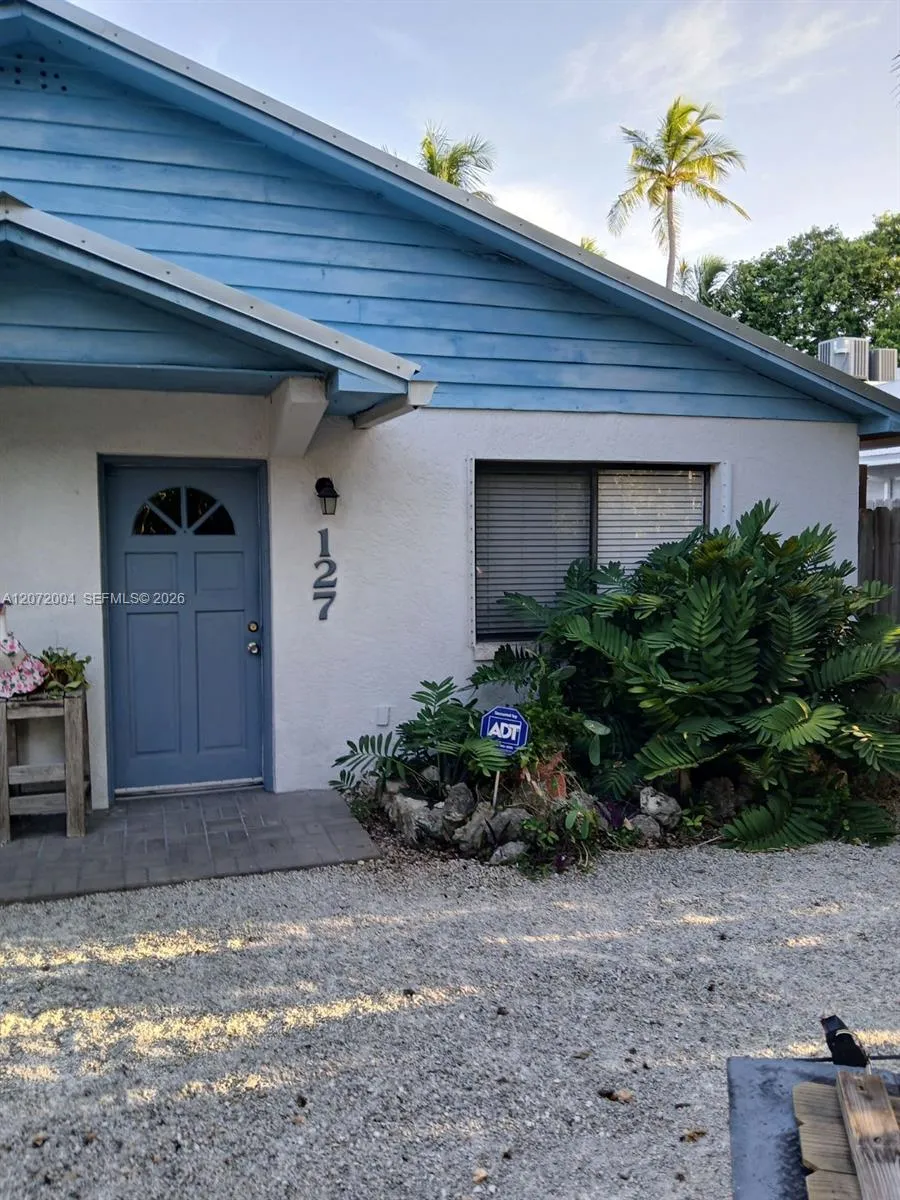 Foto de propiedad en 127 Adobe Casa Court Drive 127, Key Largo, FL 33070 Key Largo con MLS# 