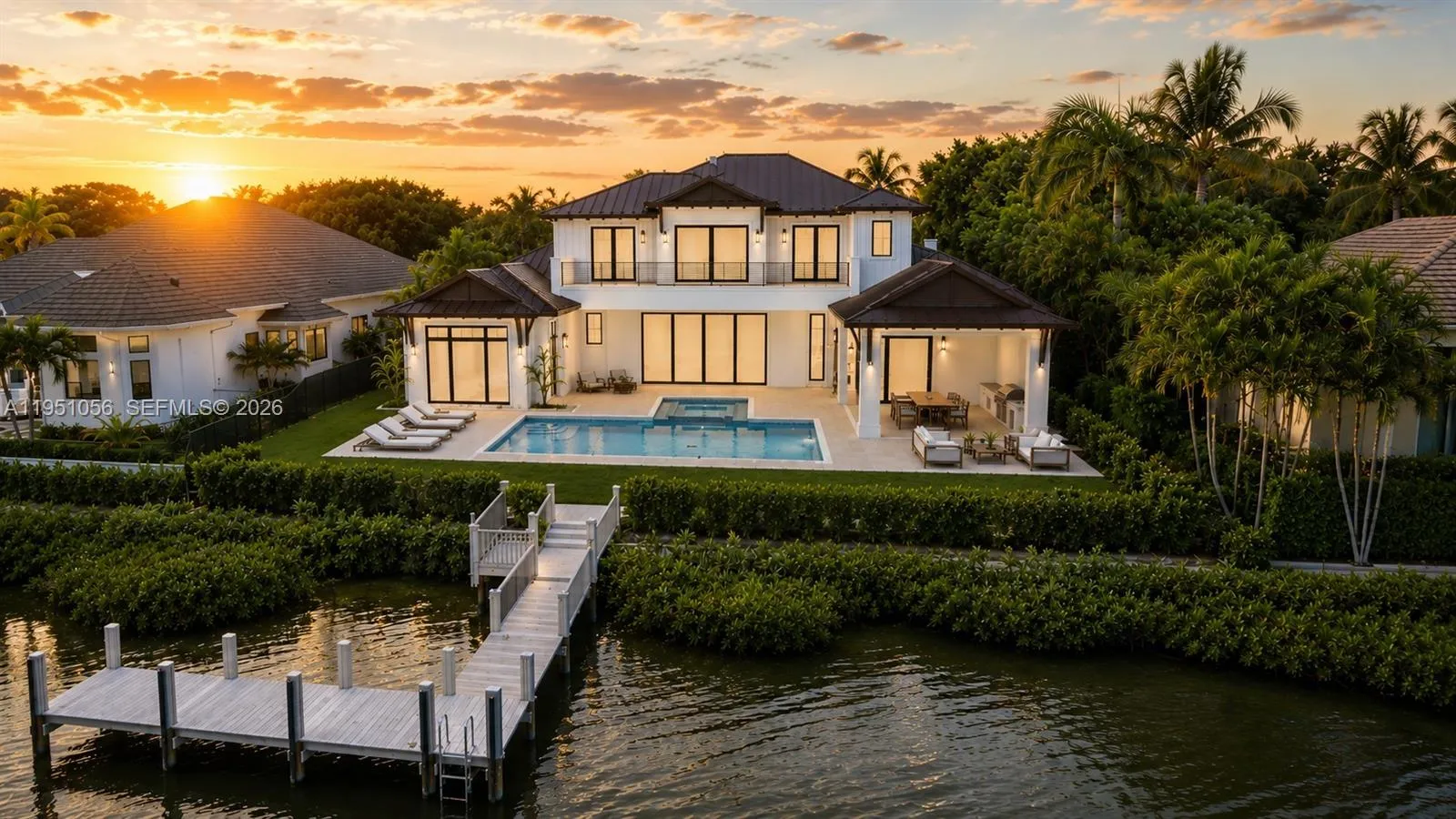 Foto de propiedad en 127 Quayside Drive, Jupiter, FL 33477 Jupiter con MLS# 