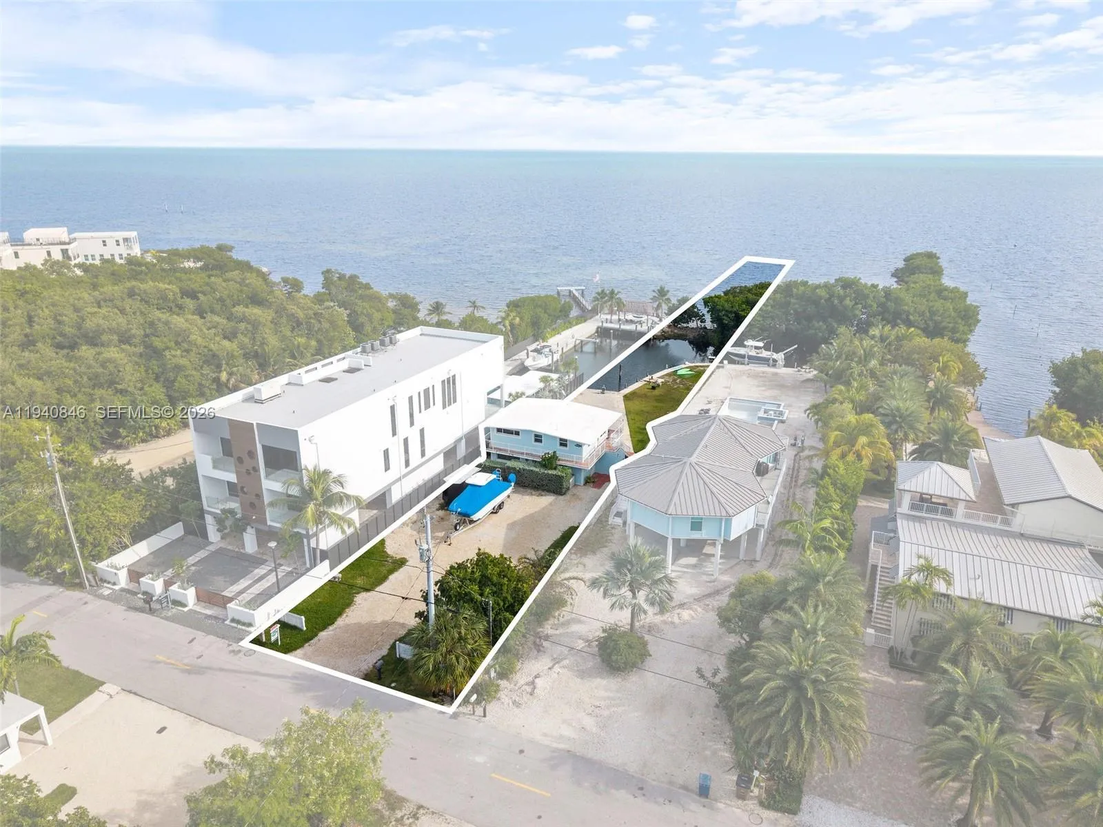 Foto de propiedad en 127 Seaside Avenue, Key Largo, FL 33037 Key Largo con MLS# 