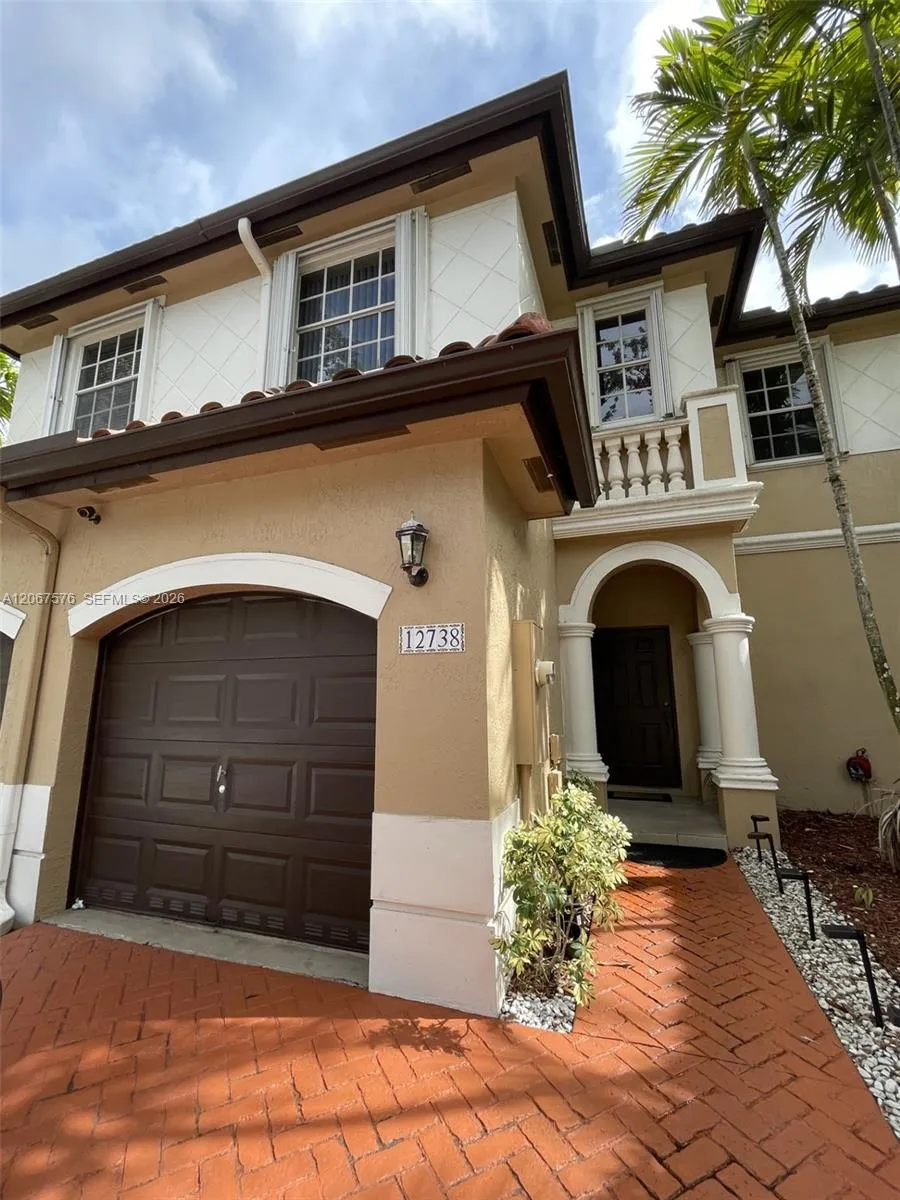 Foto de propiedad en 12738 SW 49th Court 12738, Miramar, FL 33027 Miramar con MLS# 