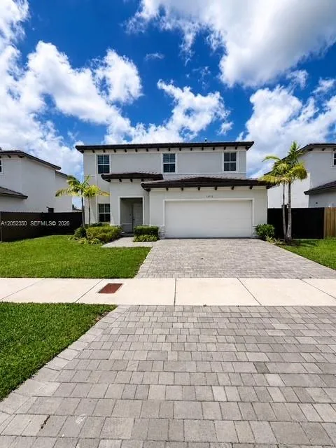 Foto de propiedad en 12753 SW 213th Terrace, Miami, FL 33177 Miami con MLS# 