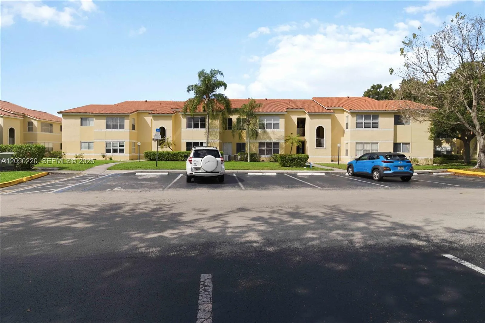 Foto de propiedad en 12760 Vista 724, Sunrise, FL 33325 Sunrise con MLS# 
