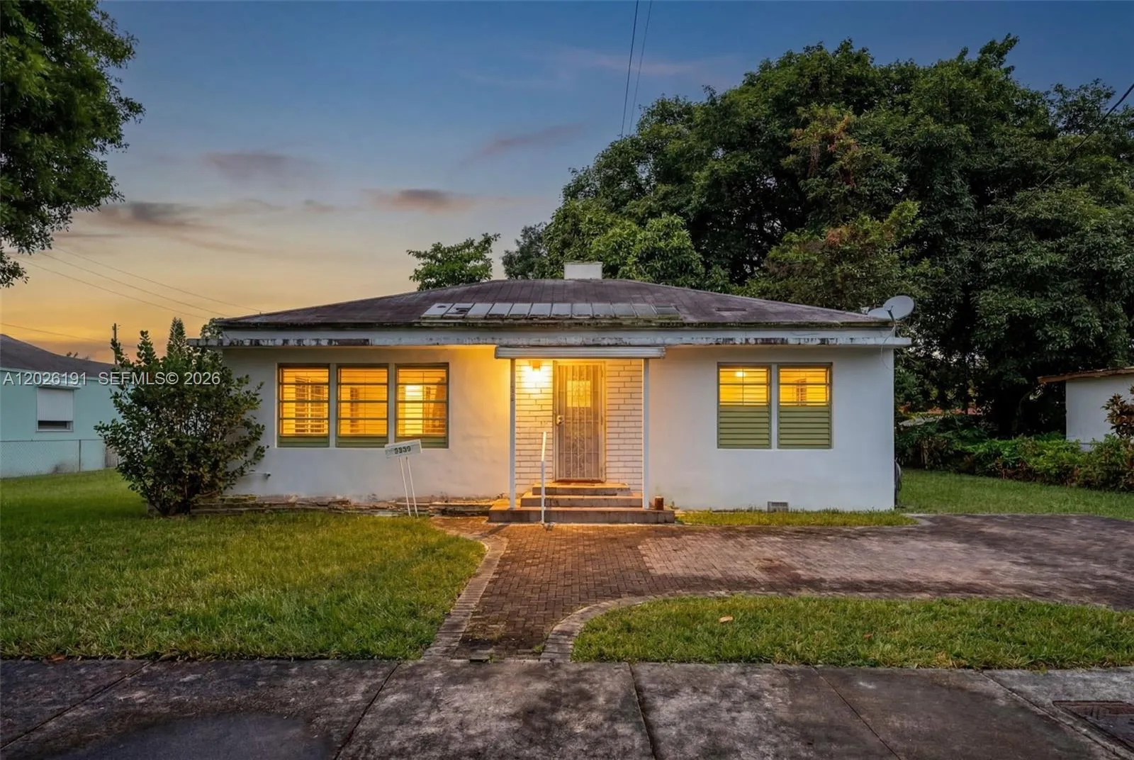 Foto de propiedad en 1279 NW 41st Street, Miami, FL 33142 Miami con MLS# 