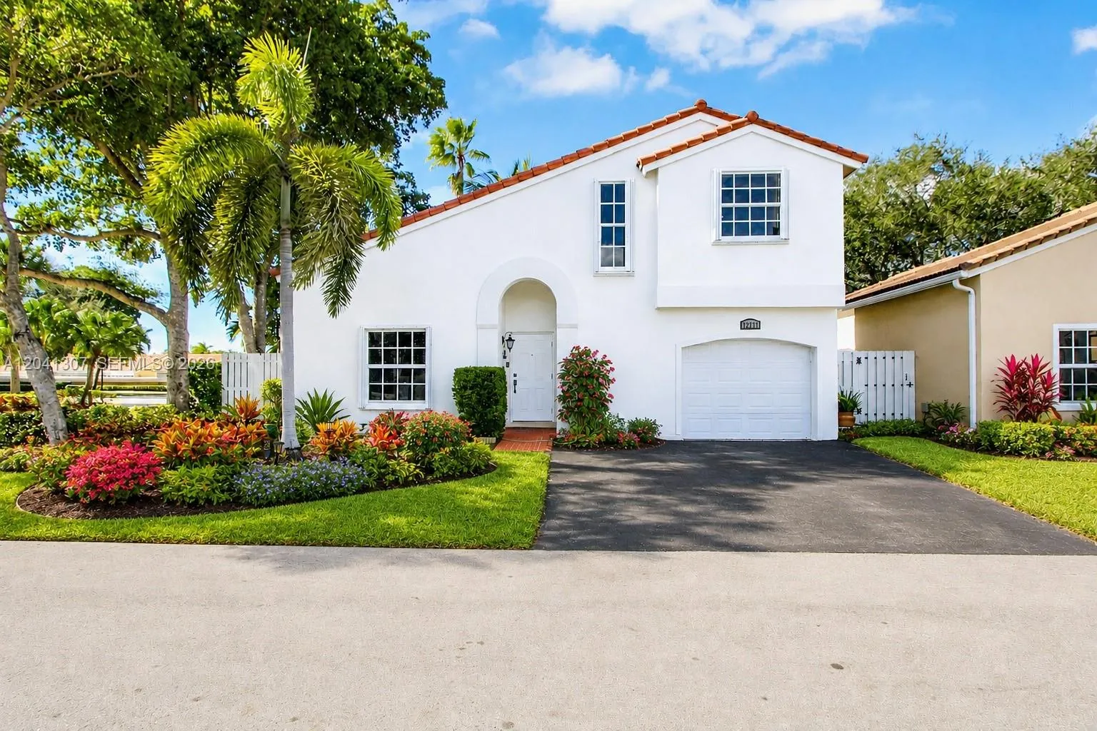 Foto de propiedad en 12797 NW 13th Street, Sunrise, FL 33323 Sunrise con MLS# 