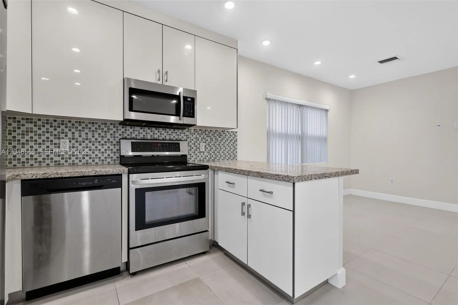Foto de propiedad en 12800 NE 11th Avenue 3, North Miami, FL 33161 North Miami con MLS# 
