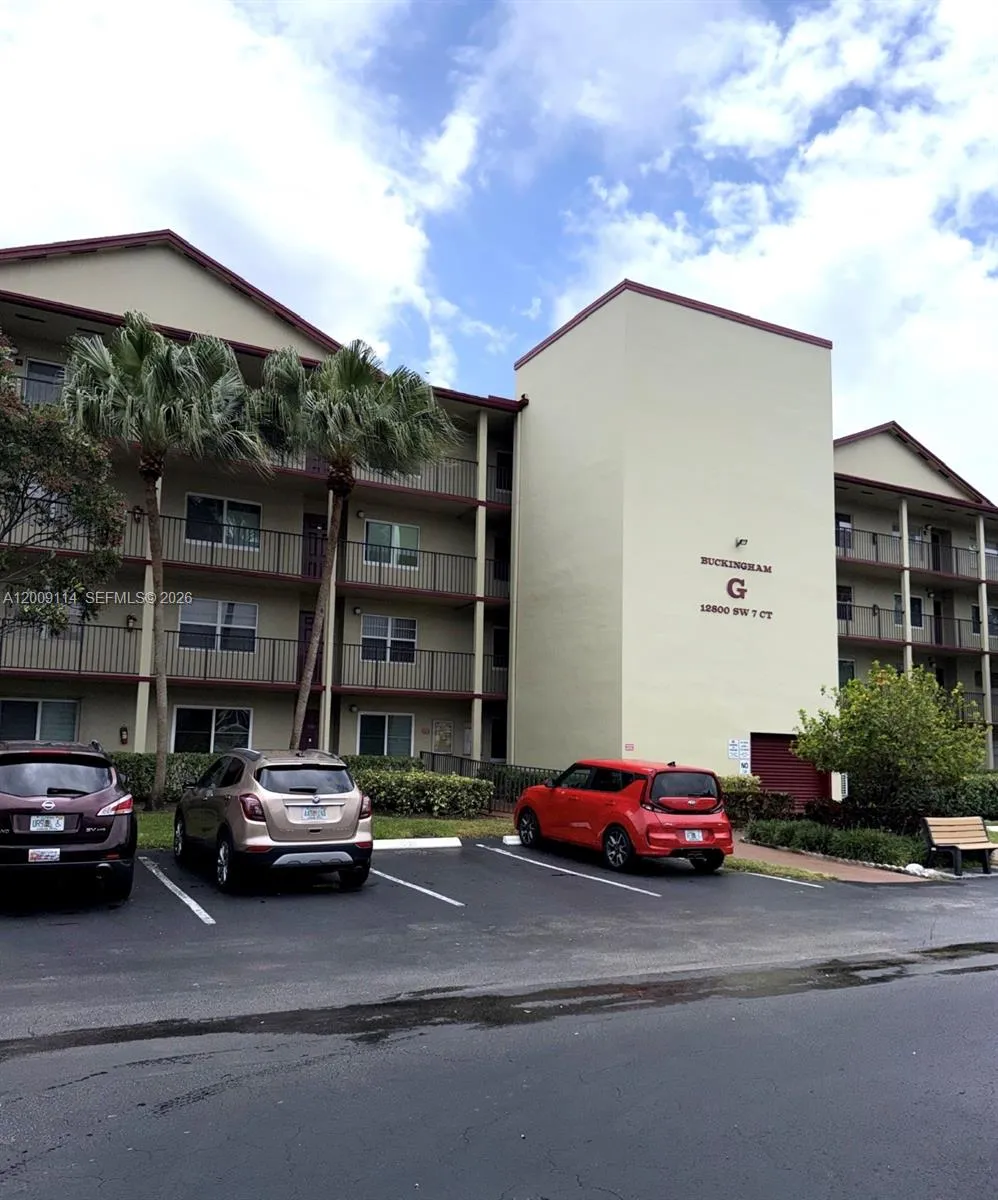 Foto de propiedad en 12800 SW 7th Court 102G, Pembroke Pines, FL 33027 Pembroke Pines con MLS# 