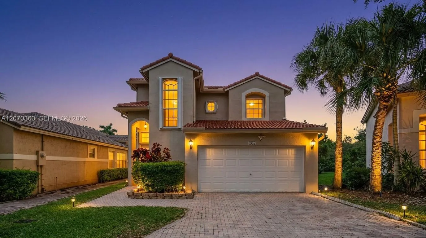 Foto de propiedad en 1282 NW 171st Terrace, Pembroke Pines, FL 33028 Pembroke Pines con MLS# 