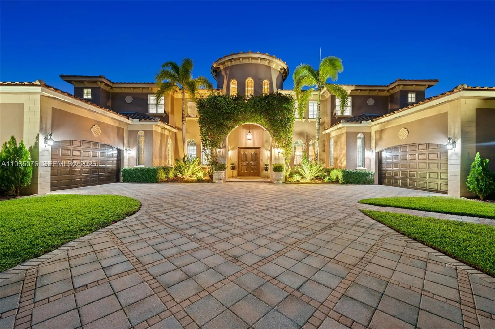 Foto de propiedad en 12821 Kapok Lane, Davie, FL 33330 Davie con MLS# 