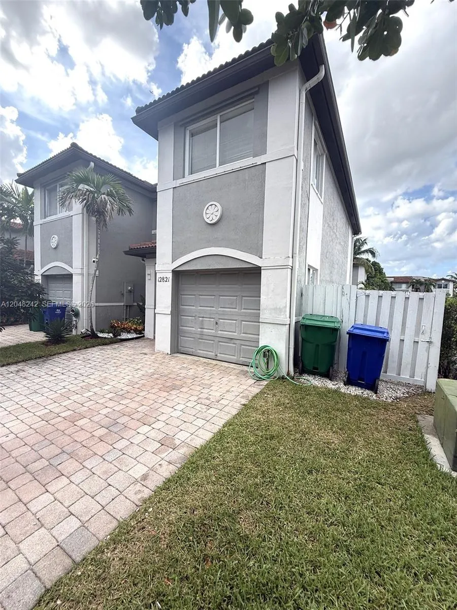 Foto de propiedad en 12821 SW 29th Street, Miramar, FL 33027 Miramar con MLS# 