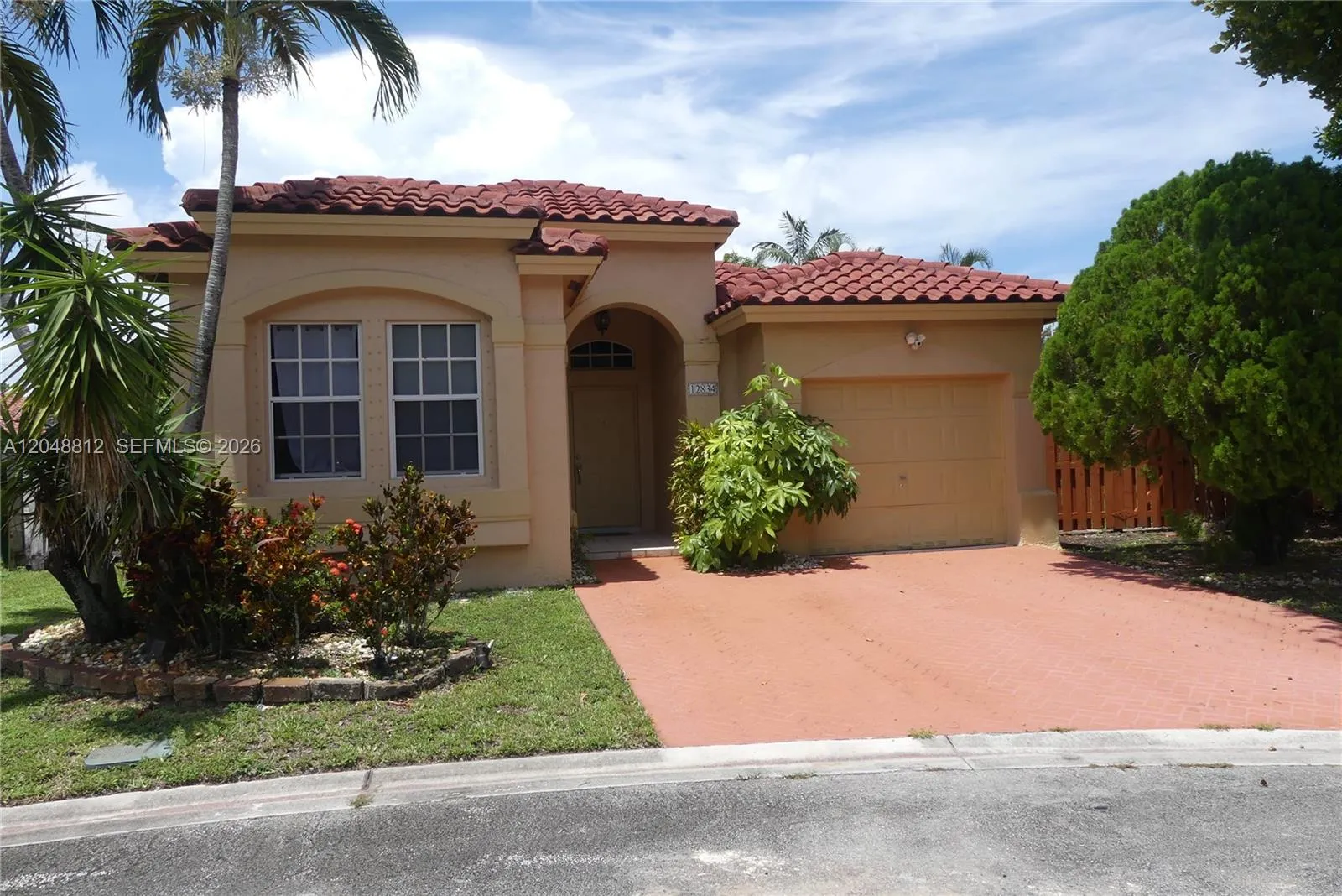 Foto de propiedad en 12834 SW 54th Street, Miramar, FL 33027 Miramar con MLS# 
