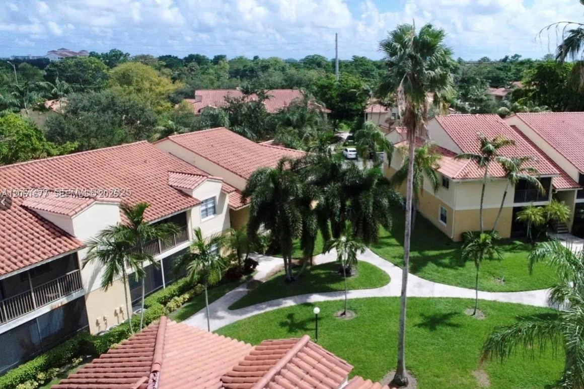 Foto de propiedad en 1285 SW 46th Avenue 2706, Pompano Beach, FL 33069 Pompano Beach con MLS# 