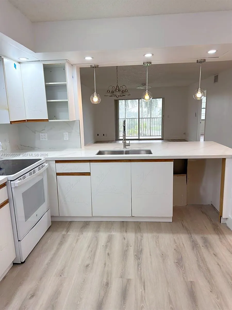 En Renta 12850 SW 4th Court 409I, Pembroke Pines, FL 33027, Pembroke Pines, FL 33027