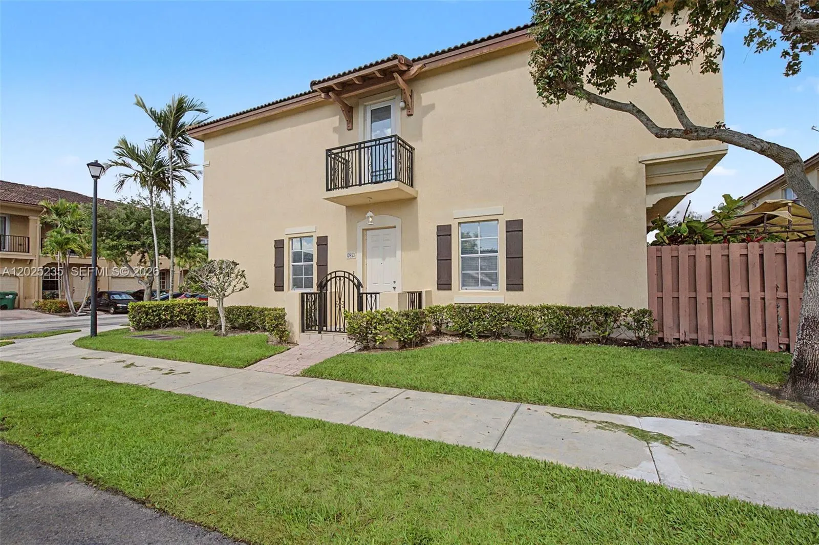 Foto de propiedad en 12853 SW 135th Street, Miami, FL 33186 Miami con MLS# 