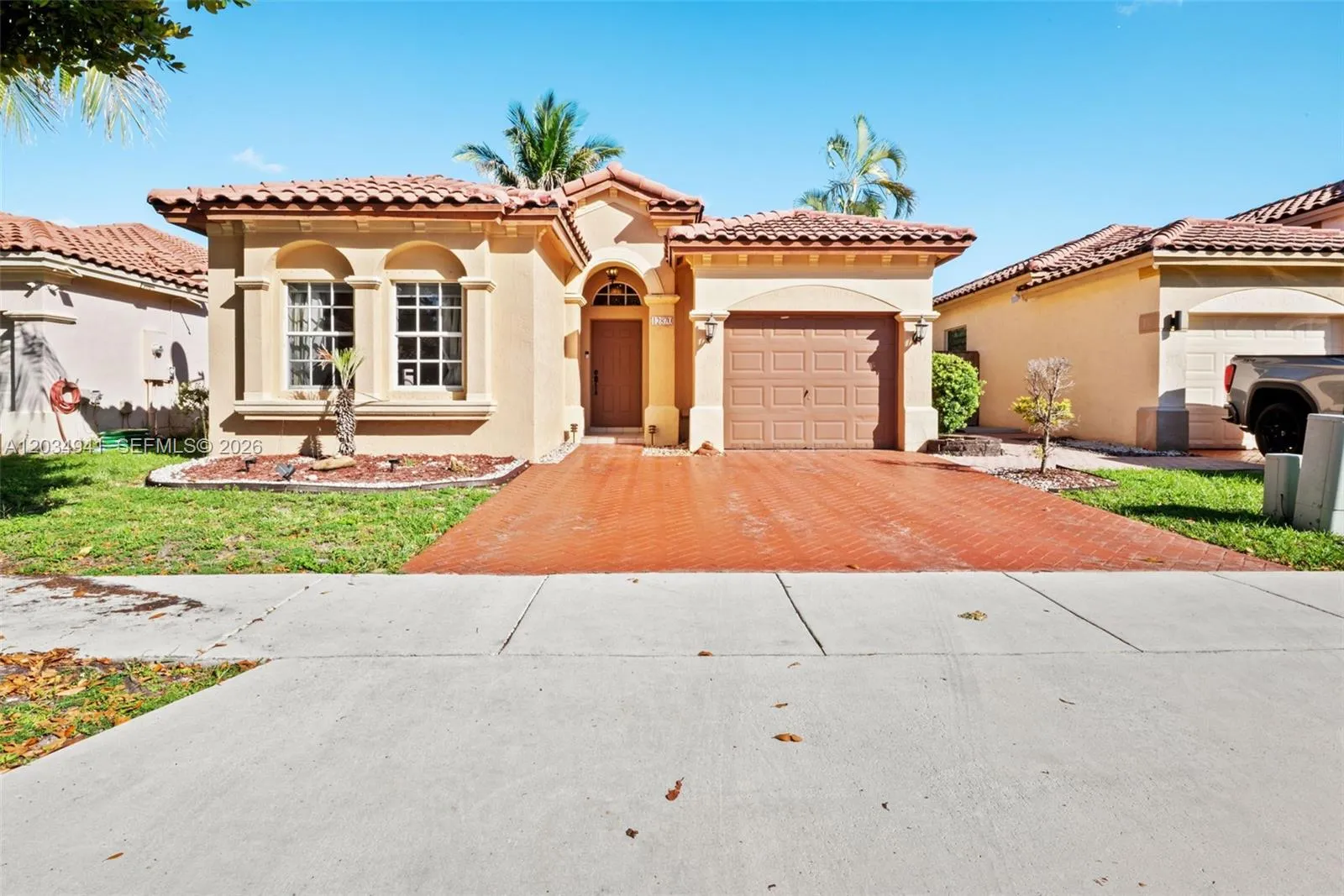 Foto de propiedad en 12870 SW 53rd Street, Miramar, FL 33027 Miramar con MLS# 