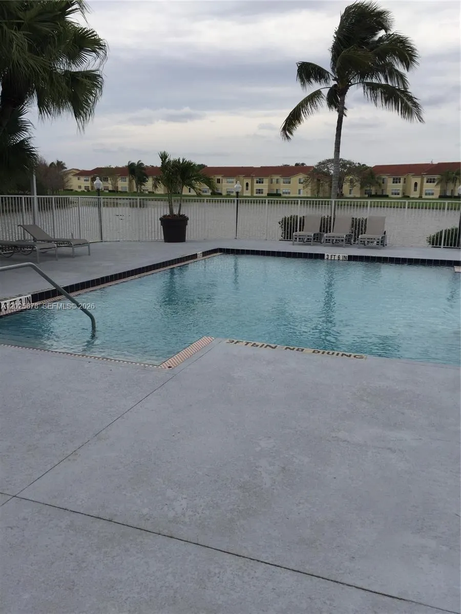 Foto de propiedad en 12870 Vista Isles Drive 517, Plantation, FL 33325 Plantation con MLS# 