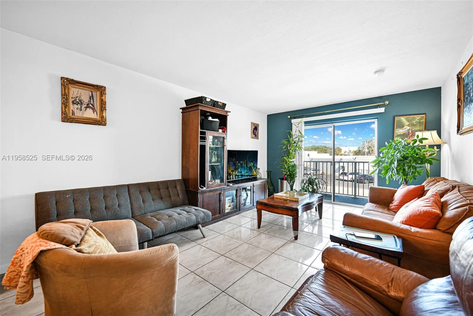 Vendido 12890 NE 8th Avenue 203, North Miami, FL 33161, North Miami, FL 33161
