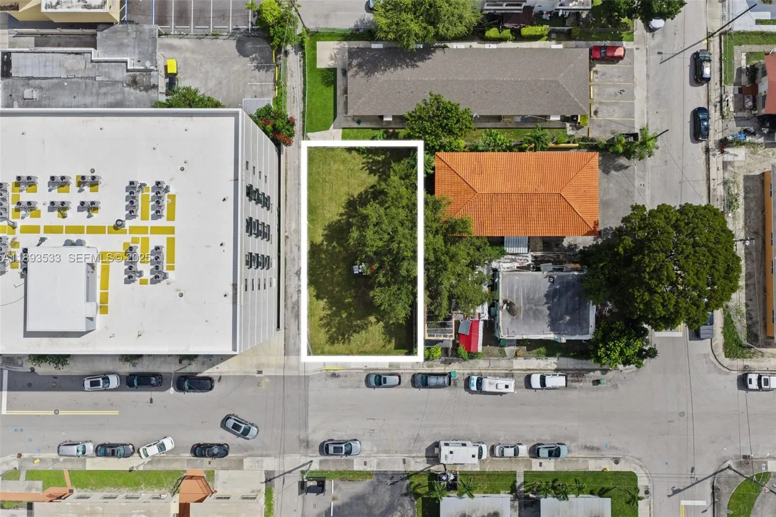 Foto de propiedad en 129 SW 21st Avenue, Miami, FL 33135 Miami con MLS# 