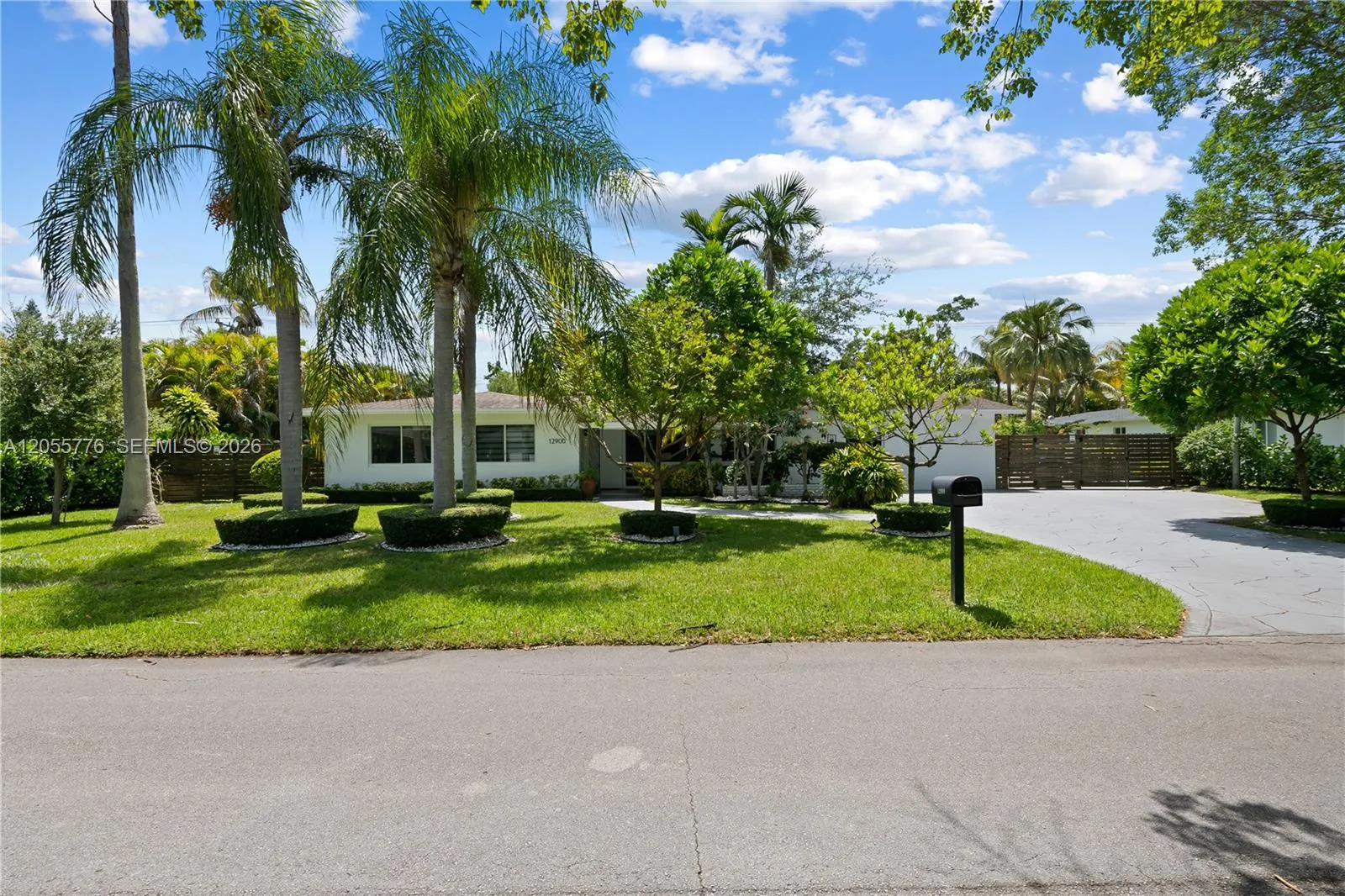 En Venta 12900 SW 82nd Place, Pinecrest, FL 33156, Pinecrest, FL 33156
