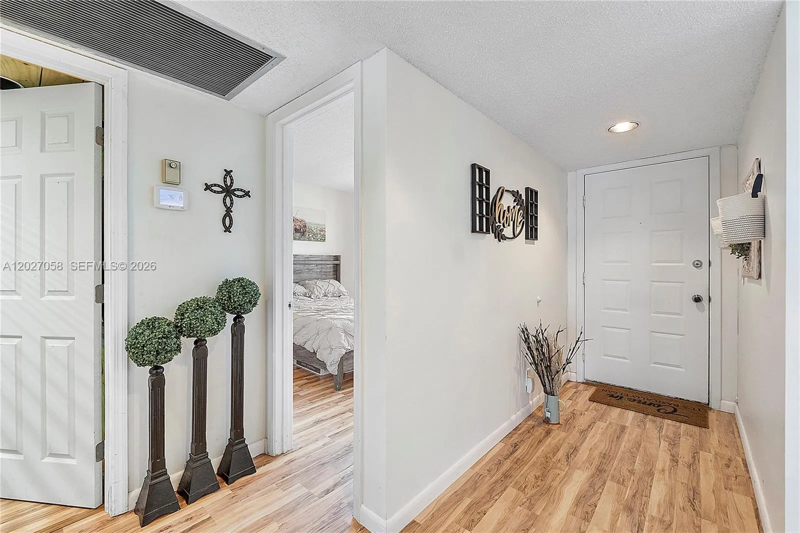 Foto de propiedad en 12901 SW 15th Court 208V, Pembroke Pines, FL 33027 Pembroke Pines con MLS# 