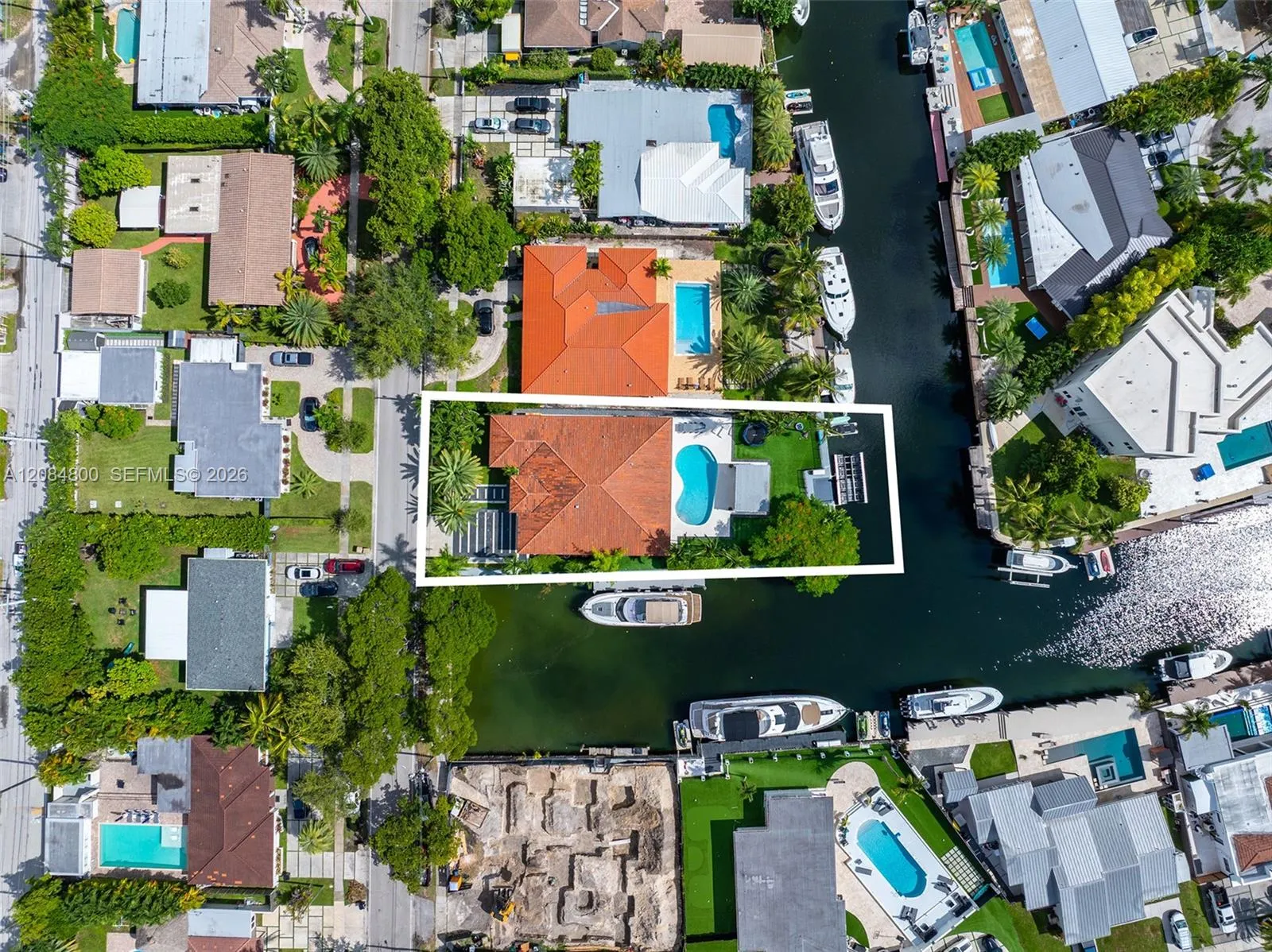 Foto de propiedad en 12905 Ixora Road, North Miami, FL 33181 North Miami con MLS# 