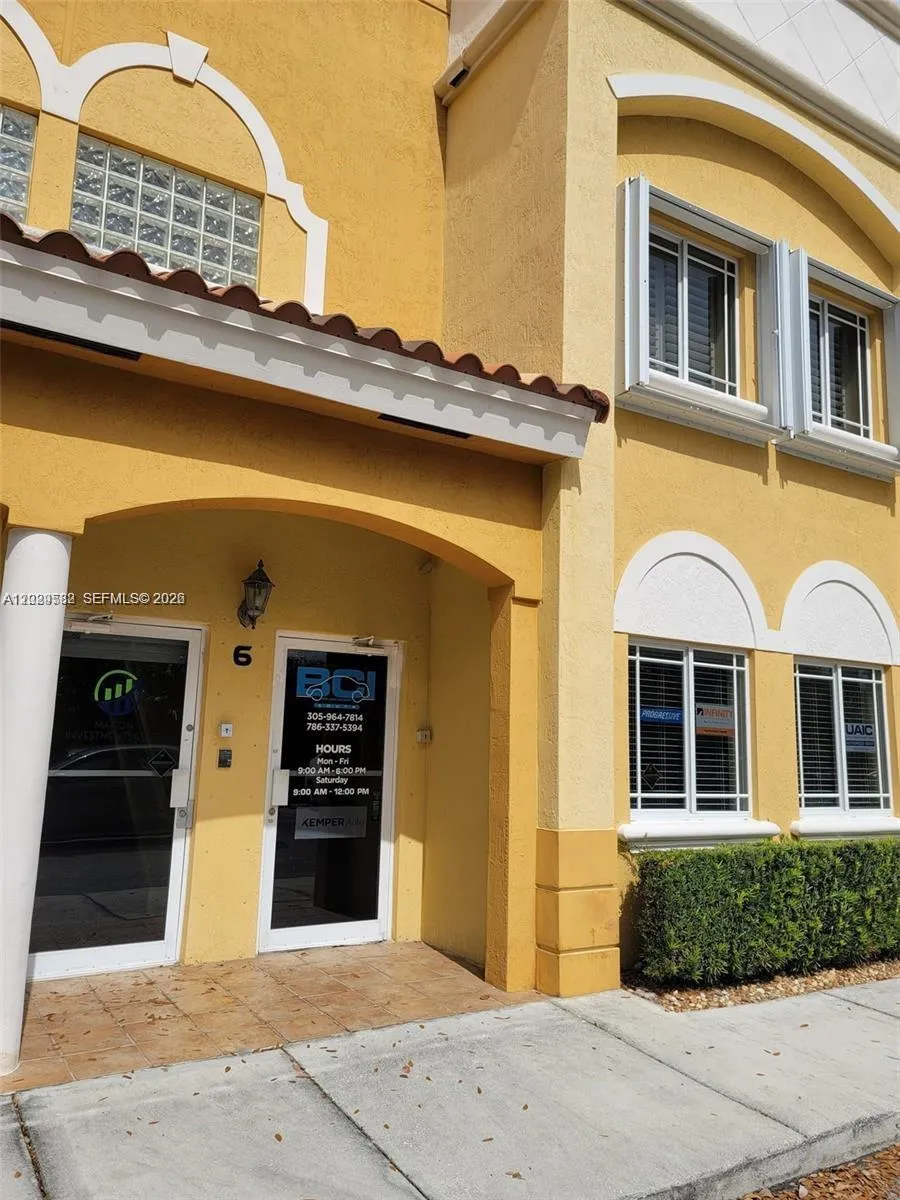 Foto de propiedad en 12905 SW 132nd Street 6, Miami, FL 33186 Miami con MLS# 
