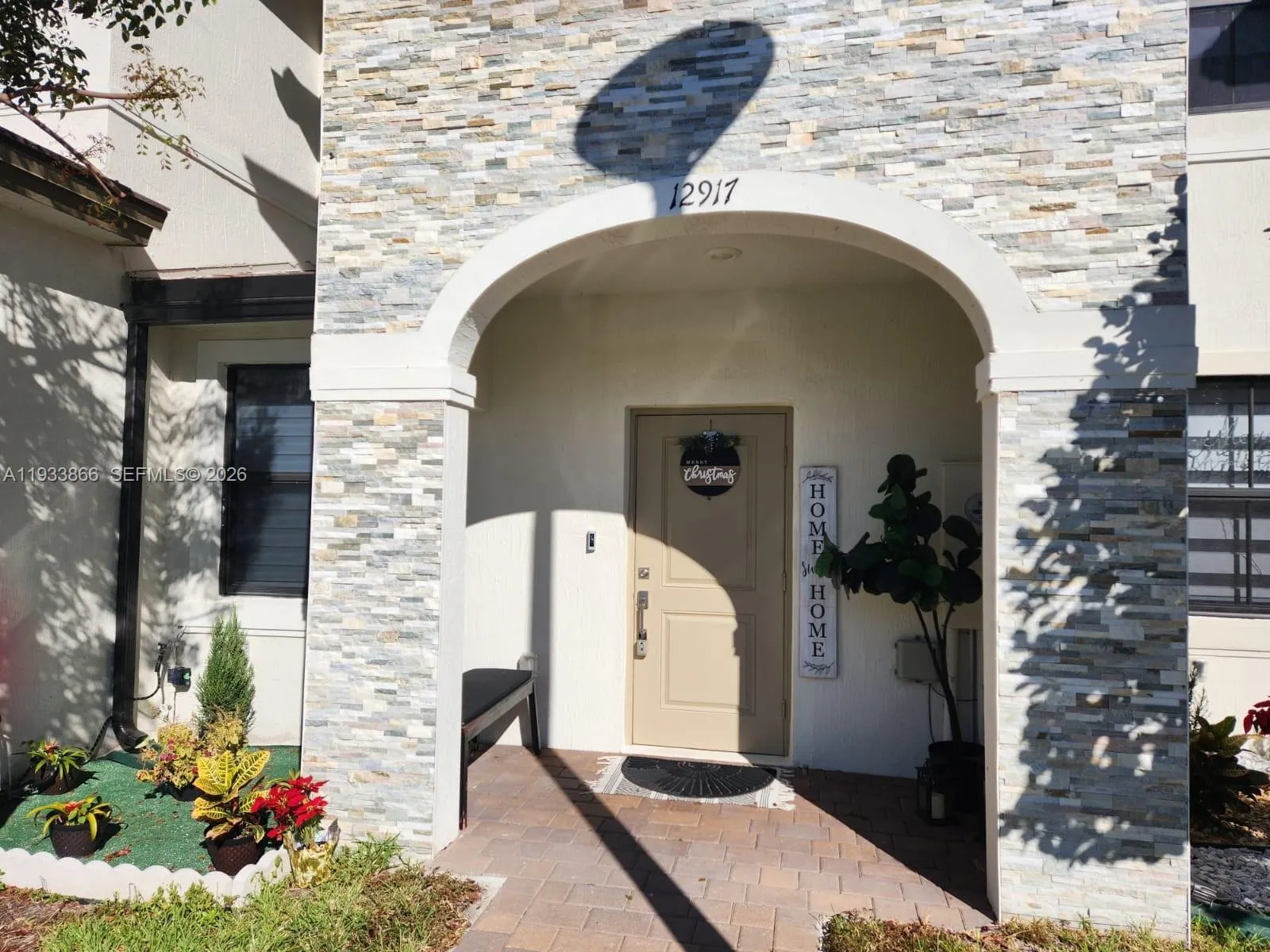 Foto de propiedad en 12917 SW 232nd Lane, Homestead, FL 33032 Homestead con MLS# 