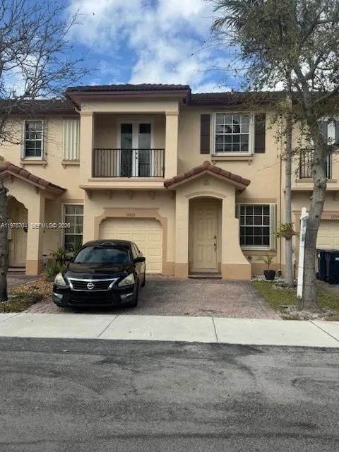Foto de propiedad en 12923 SW 135th Terrace, Miami, FL 33186 Miami con MLS# 