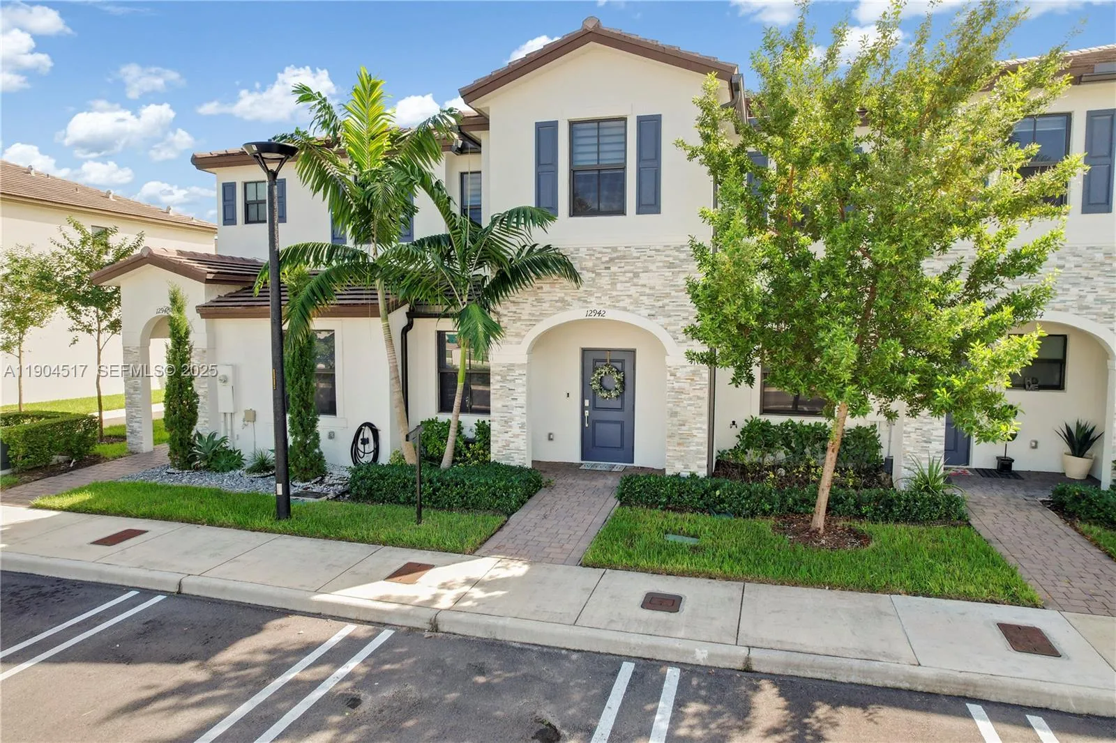 Foto de propiedad en 12942 SW 232nd Terrace, Homestead, FL 33032 Homestead con MLS# 