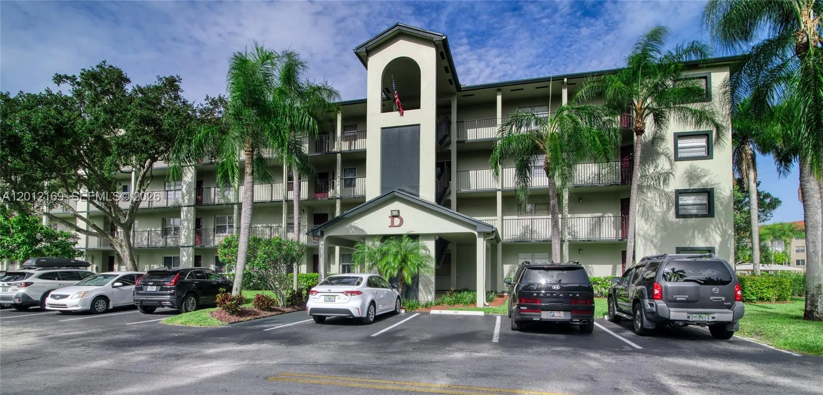Foto de propiedad en 12950 SW 13th Street 412D, Pembroke Pines, FL 33027 Pembroke Pines con MLS# 