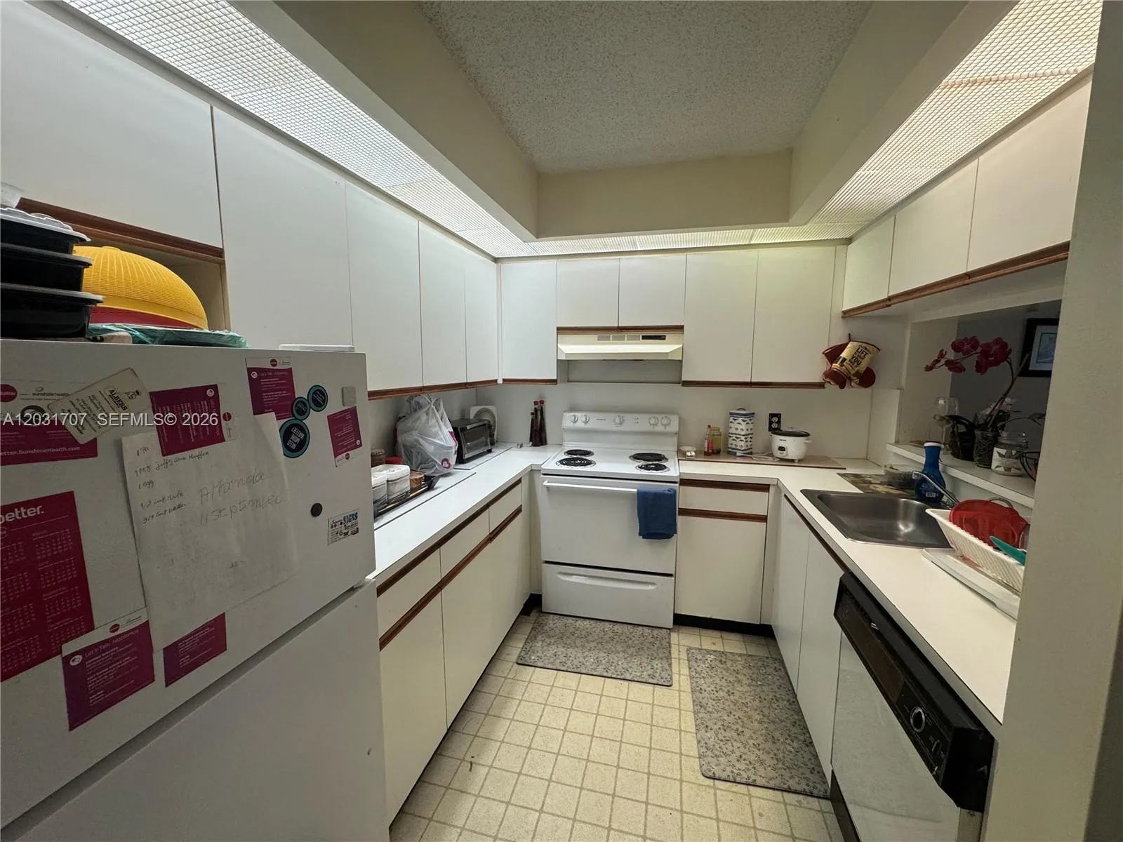 Foto de propiedad en 12950 SW 7th Court 210A, Pembroke Pines, FL 33027 Pembroke Pines con MLS# 