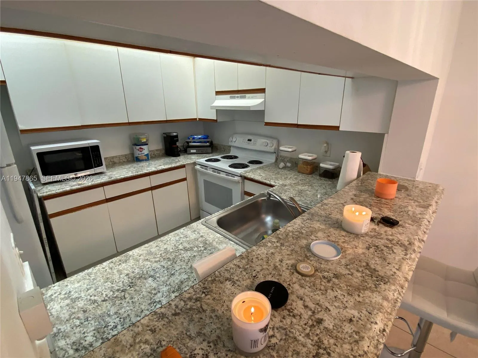 Foto de propiedad en 12950 SW 7th Court 310A, Pembroke Pines, FL 33027 Pembroke Pines con MLS# 