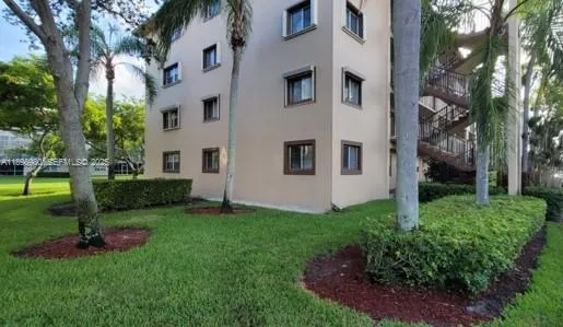 Foto de propiedad en 12955 SW 16th Court 101M, Pembroke Pines, FL 33027 Pembroke Pines con MLS# 