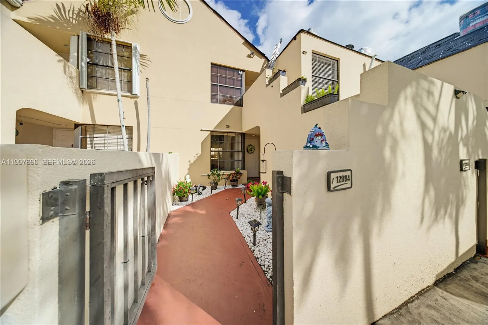 Foto de propiedad en 12984 SW 88th Lane B104, Miami, FL 33186 Miami con MLS# 