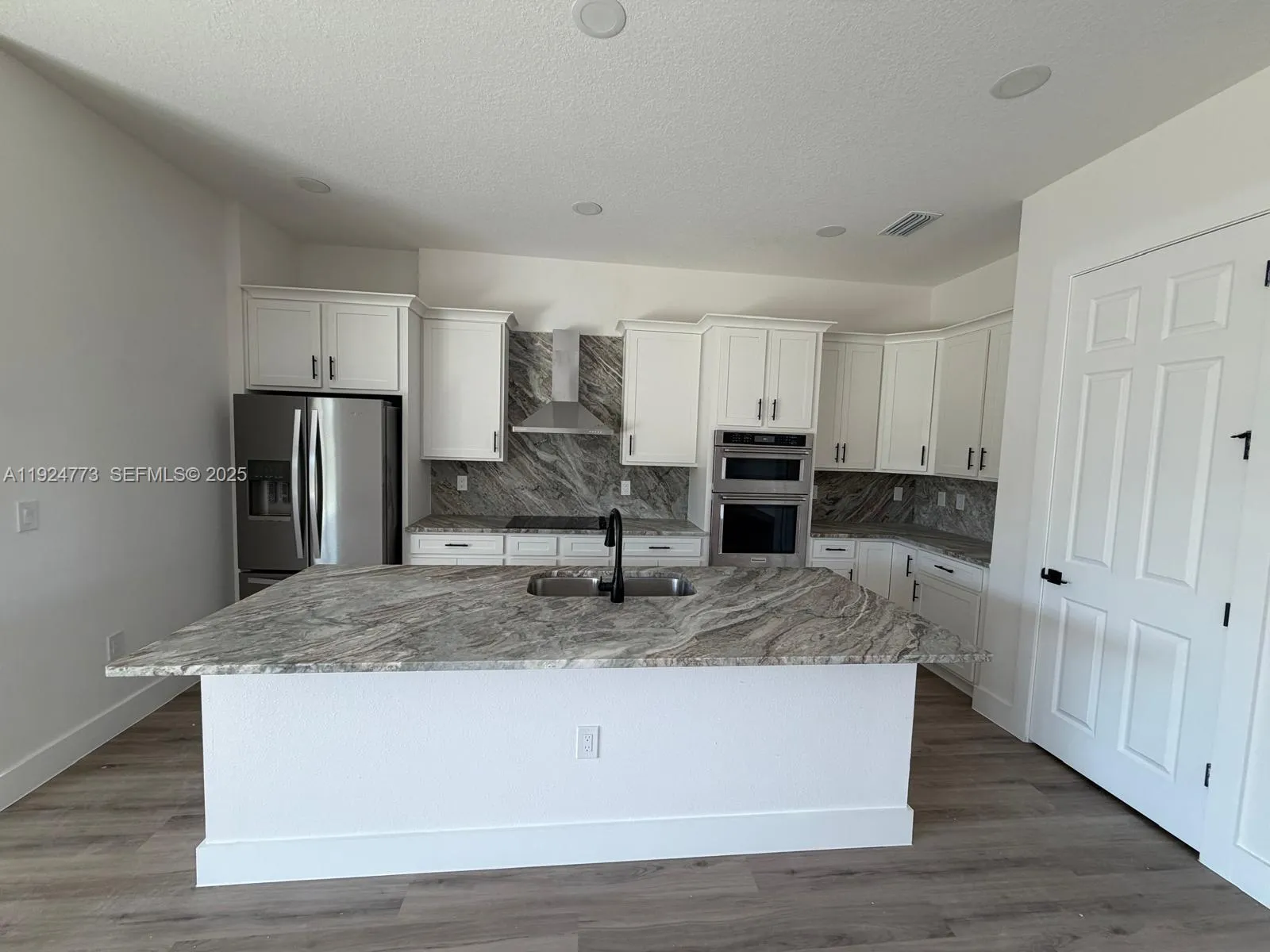 Foto de propiedad en 13 Lateen Sail Drive, FL 33946  con MLS# 