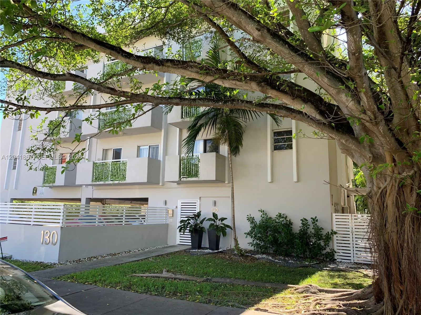 Foto de propiedad en 130 Mendoza Avenue 33, Coral Gables, FL 33134 Coral Gables con MLS# 