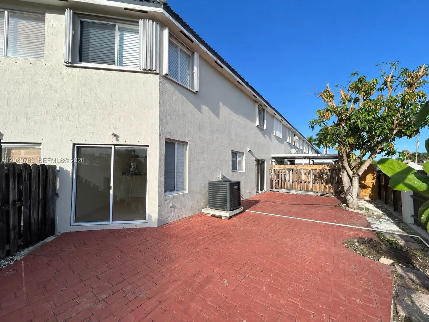 Foto de propiedad en 130 SW 109th Avenue 12, Sweetwater, FL 33174 Sweetwater con MLS# 
