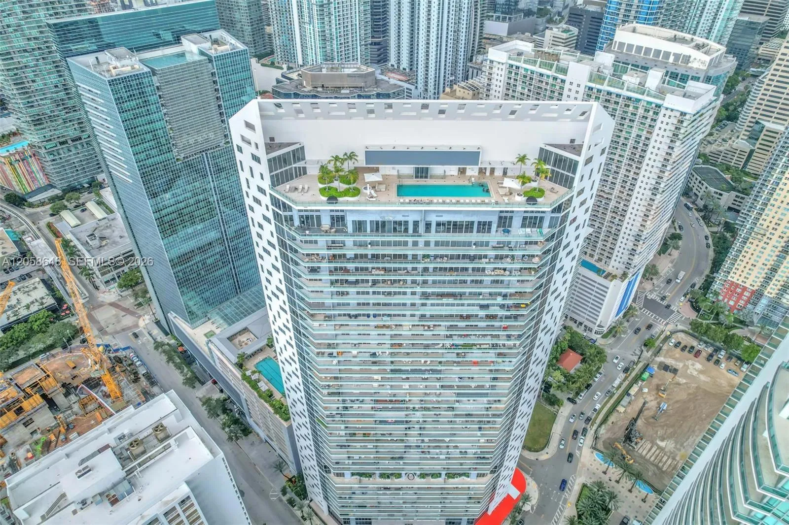 Foto de propiedad en 1300 Brickell Bay Drive 2005, Miami, FL 33131 Miami con MLS# 