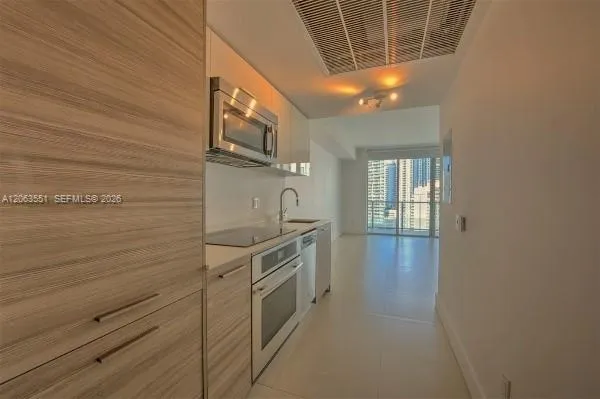 Foto de propiedad en 1300 Brickell Bay Drive 2313, Miami, FL 33131 Miami con MLS#