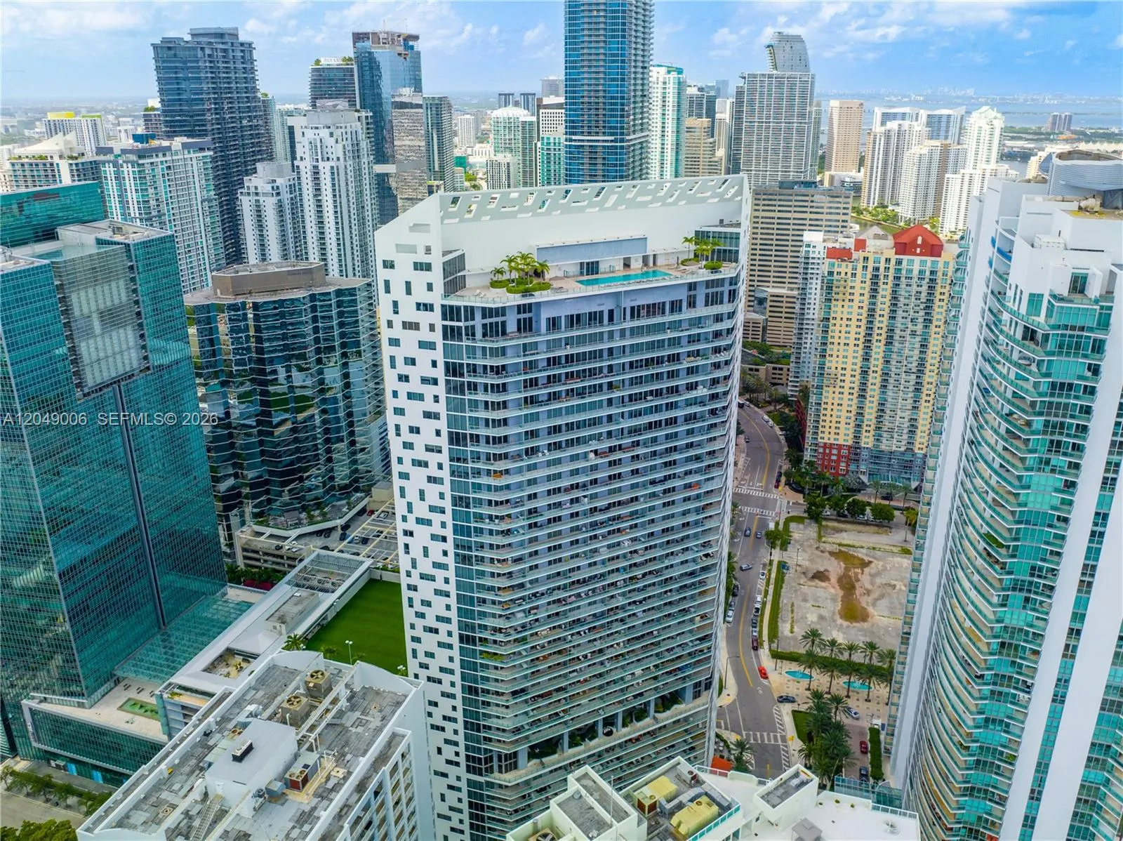Foto de propiedad en 1300 Brickell Bay Drive 2509, Miami, FL 33131 Miami con MLS#