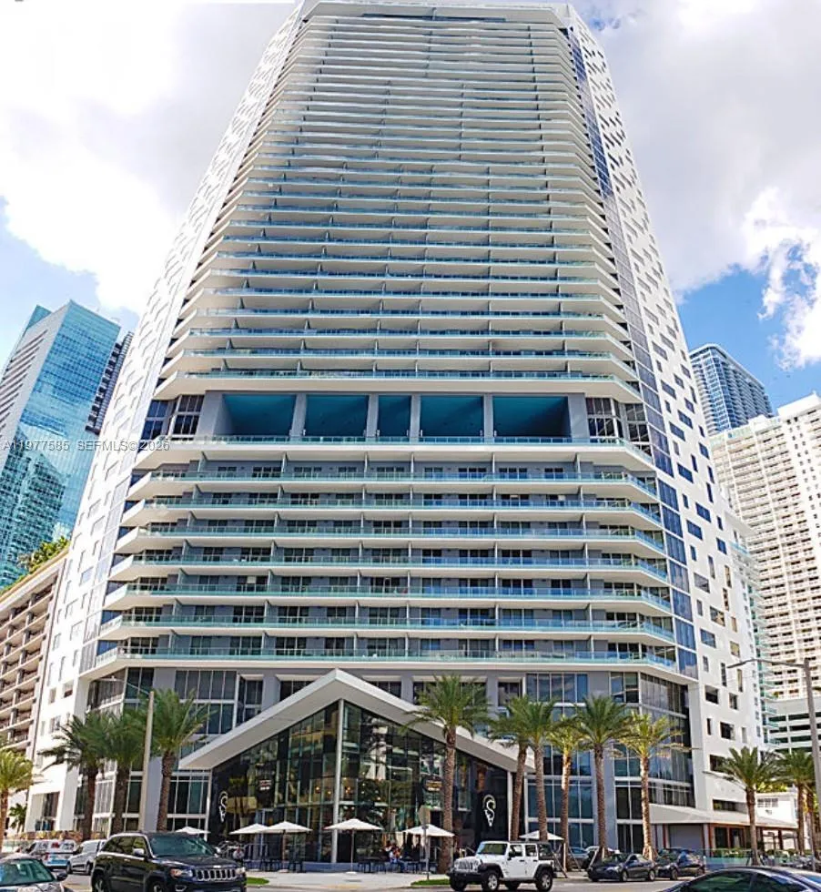 Foto de propiedad en 1300 Brickell Bay Drive 2512, Miami, FL 33131 Miami con MLS#