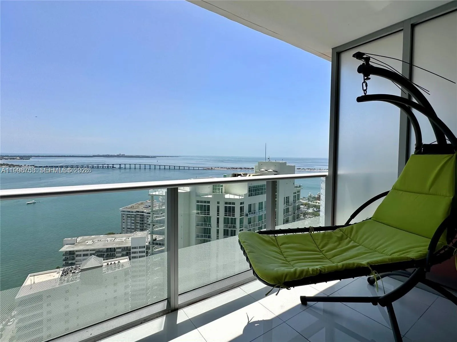 Foto de propiedad en 1300 Brickell Bay Drive 3206, Miami, FL 33131 Miami con MLS#